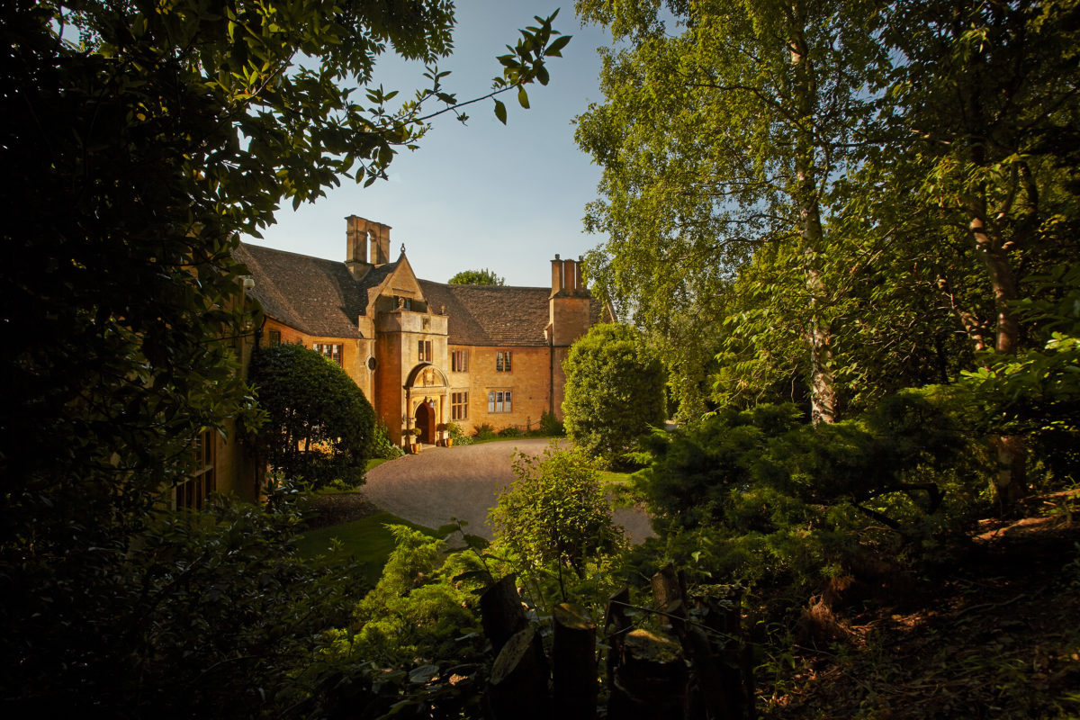 Foxhill-Manor-frontage