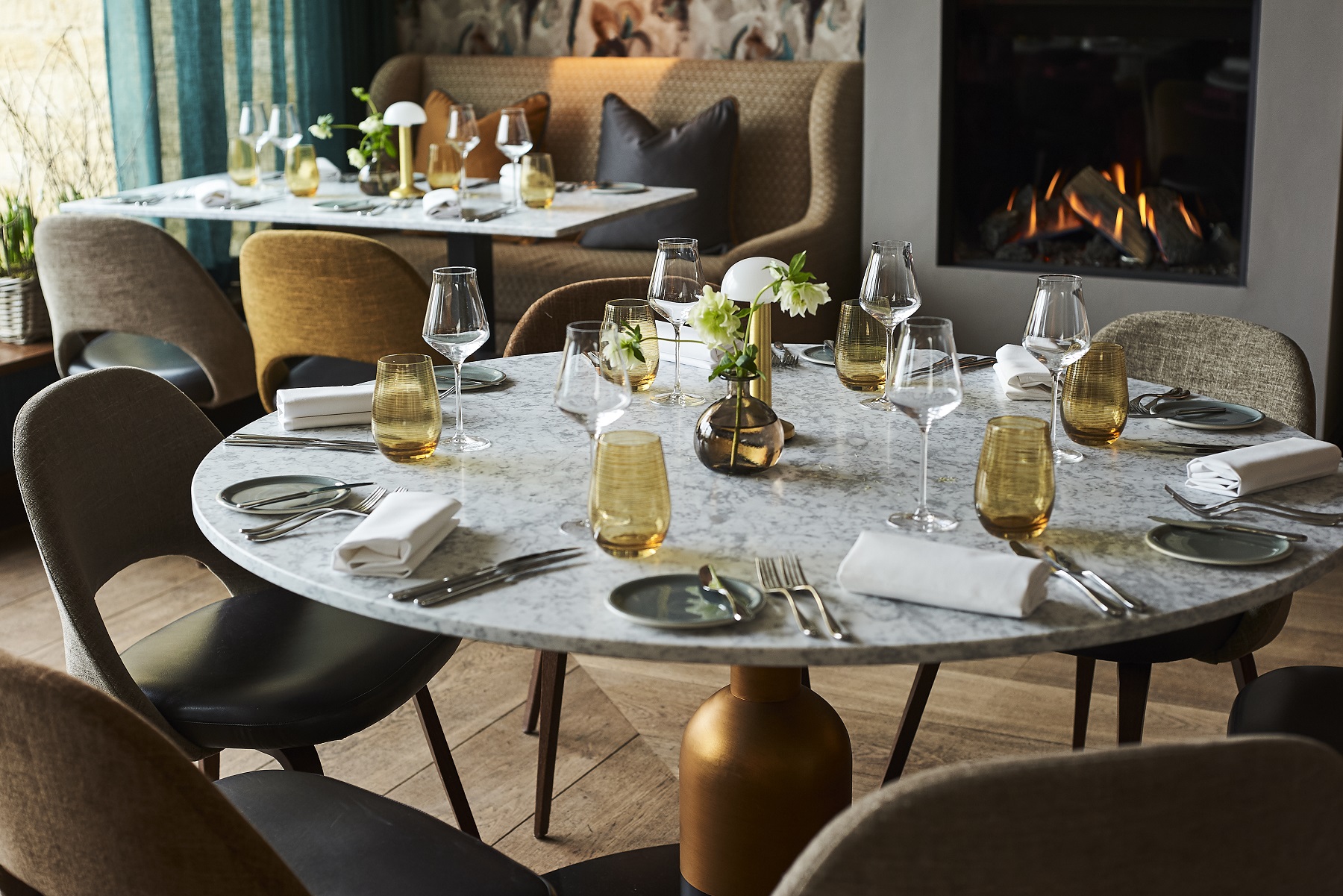 DORMY_RESTAURANT_INTERIORS_BACK_GARDEN_108